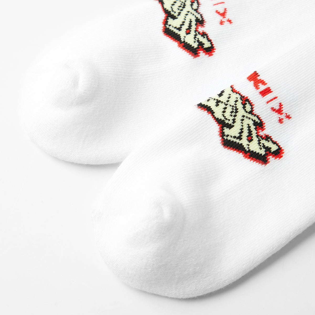 NXT AZUKI World-The Origin, Crew Socks